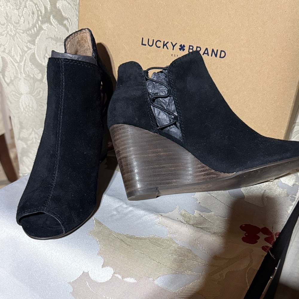 NWOT Lucky Brand Black Peep-Toe Wedge Booties